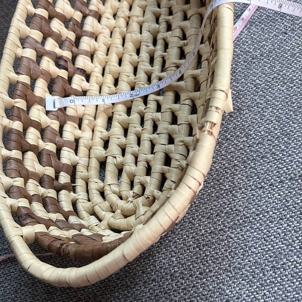 Handwoven basket handle tote with oval basket - Picture 8 of 9